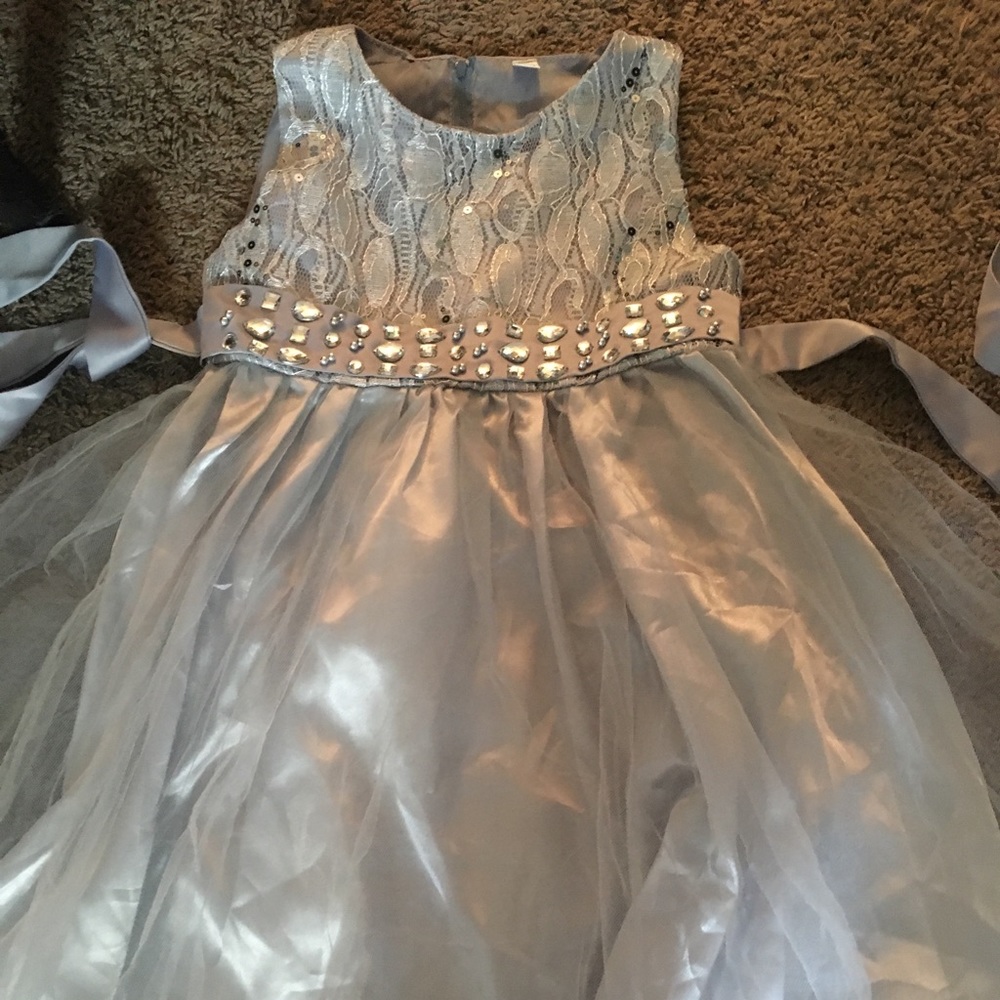 Girls brand new dress